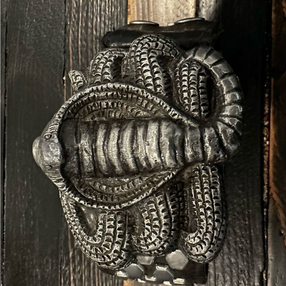 Instyle 1979 vintage Silver Cobra leather belt